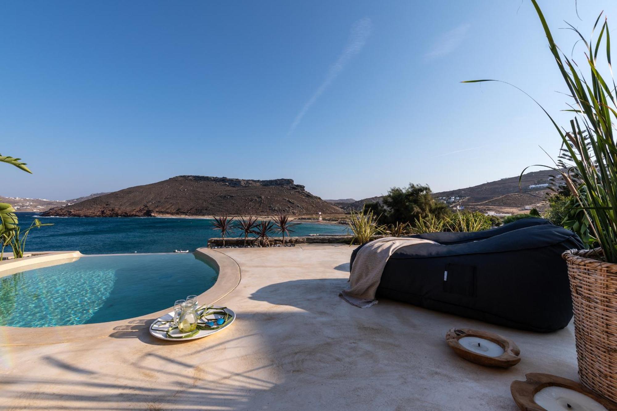Premium Suite Sea View with Indoor Jetted Tub & Outdoor Heated Pool